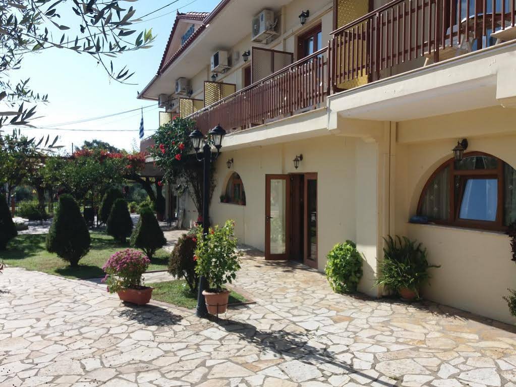 Zorbas Hotel Tavern