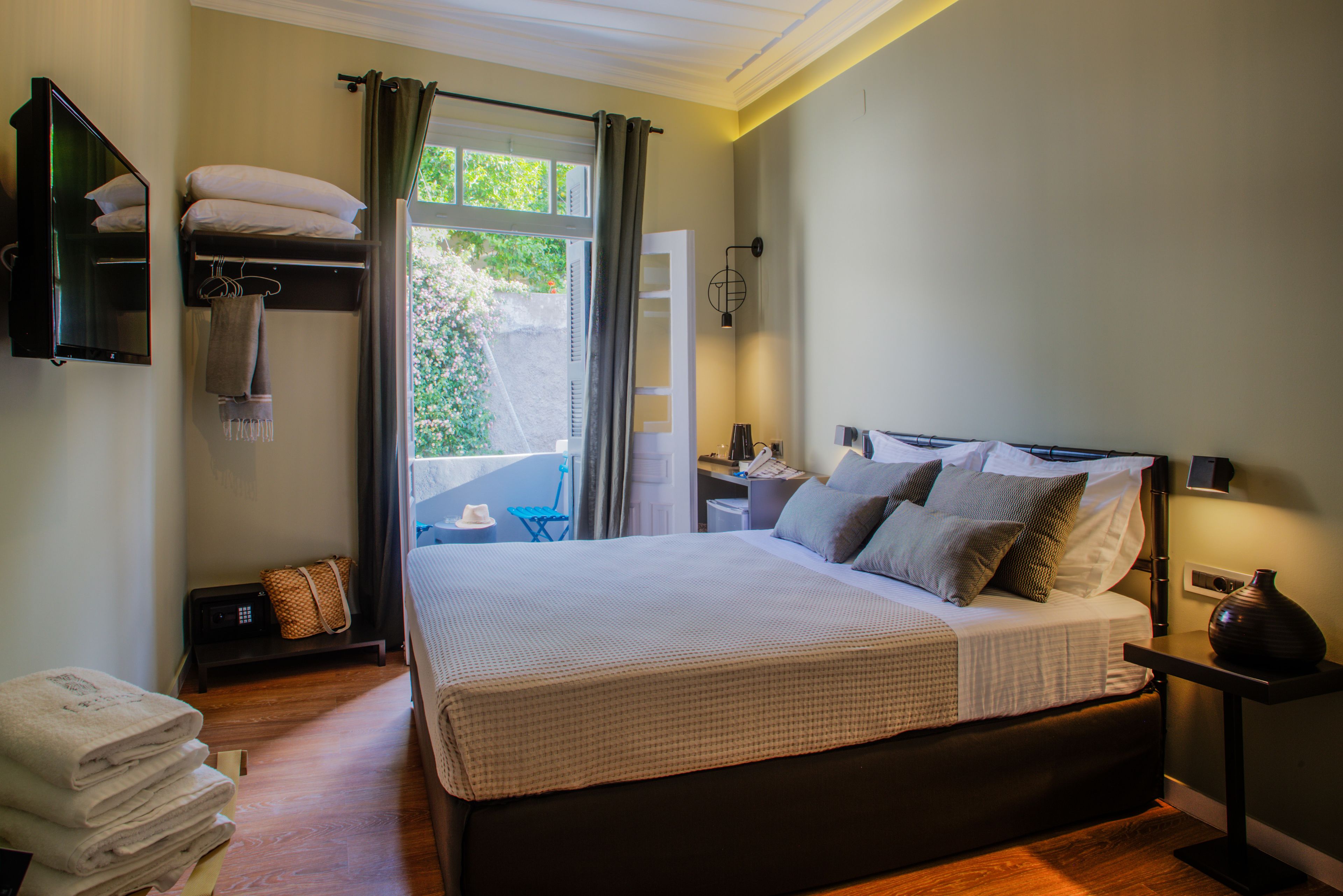 Aethra Boutique Rooms