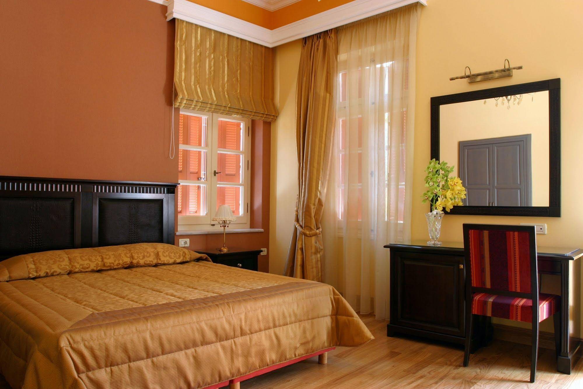 Aetoma Hotel