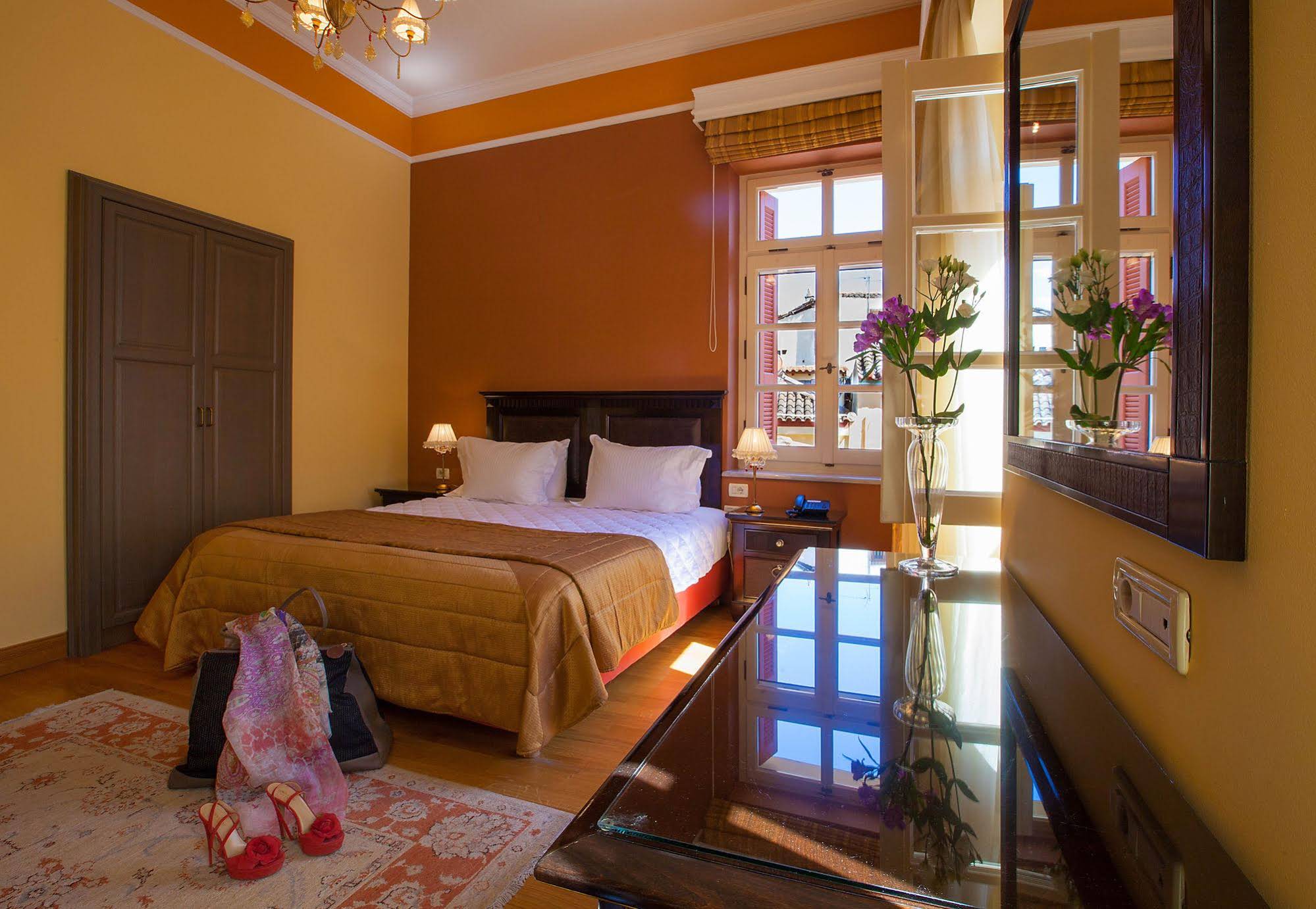 Aetoma Hotel