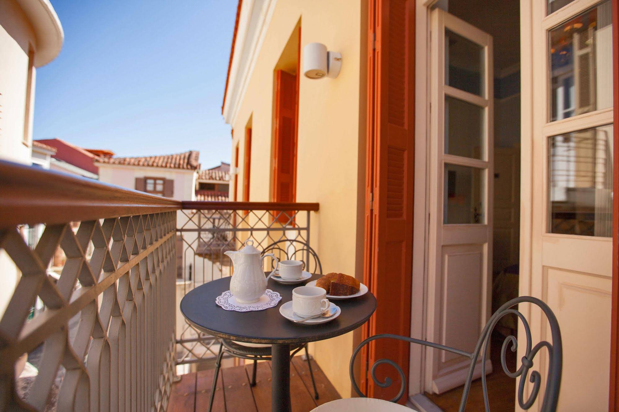 Aetoma Hotel