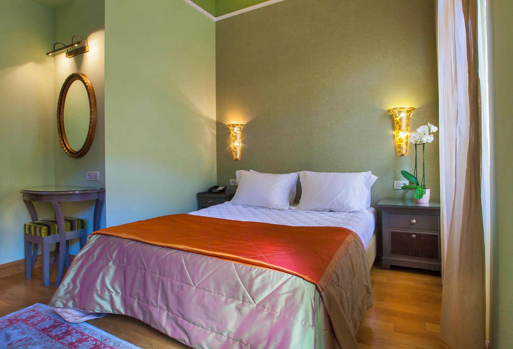 Aetoma Hotel