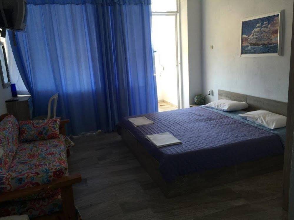 Alexandros Apartments