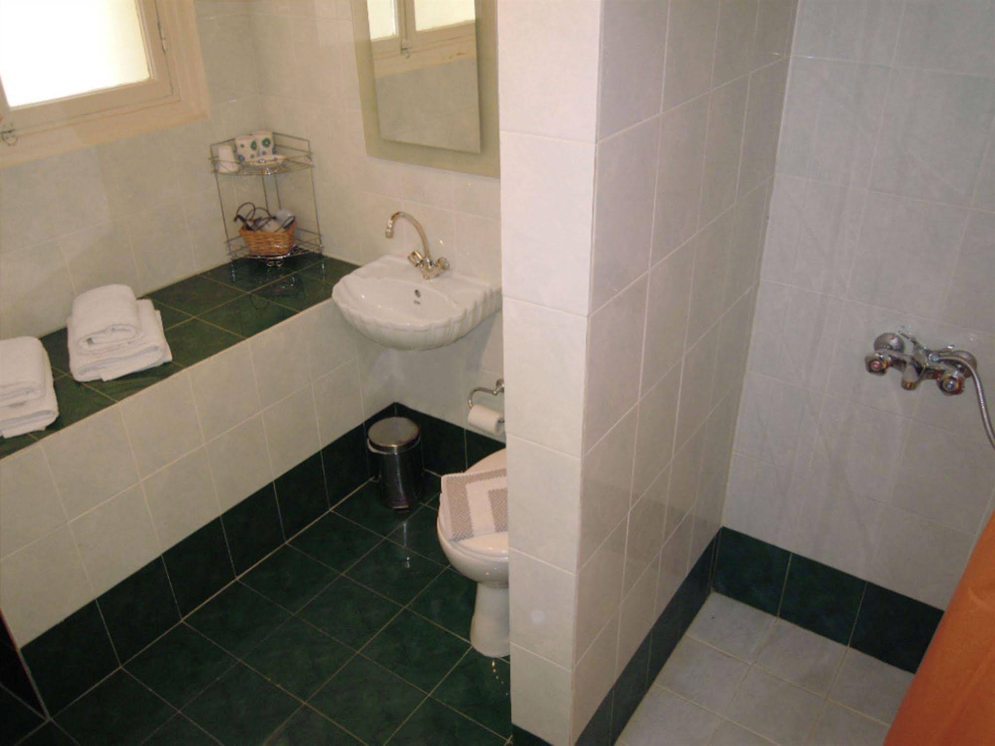 Atheaton Traditional Guesthouse