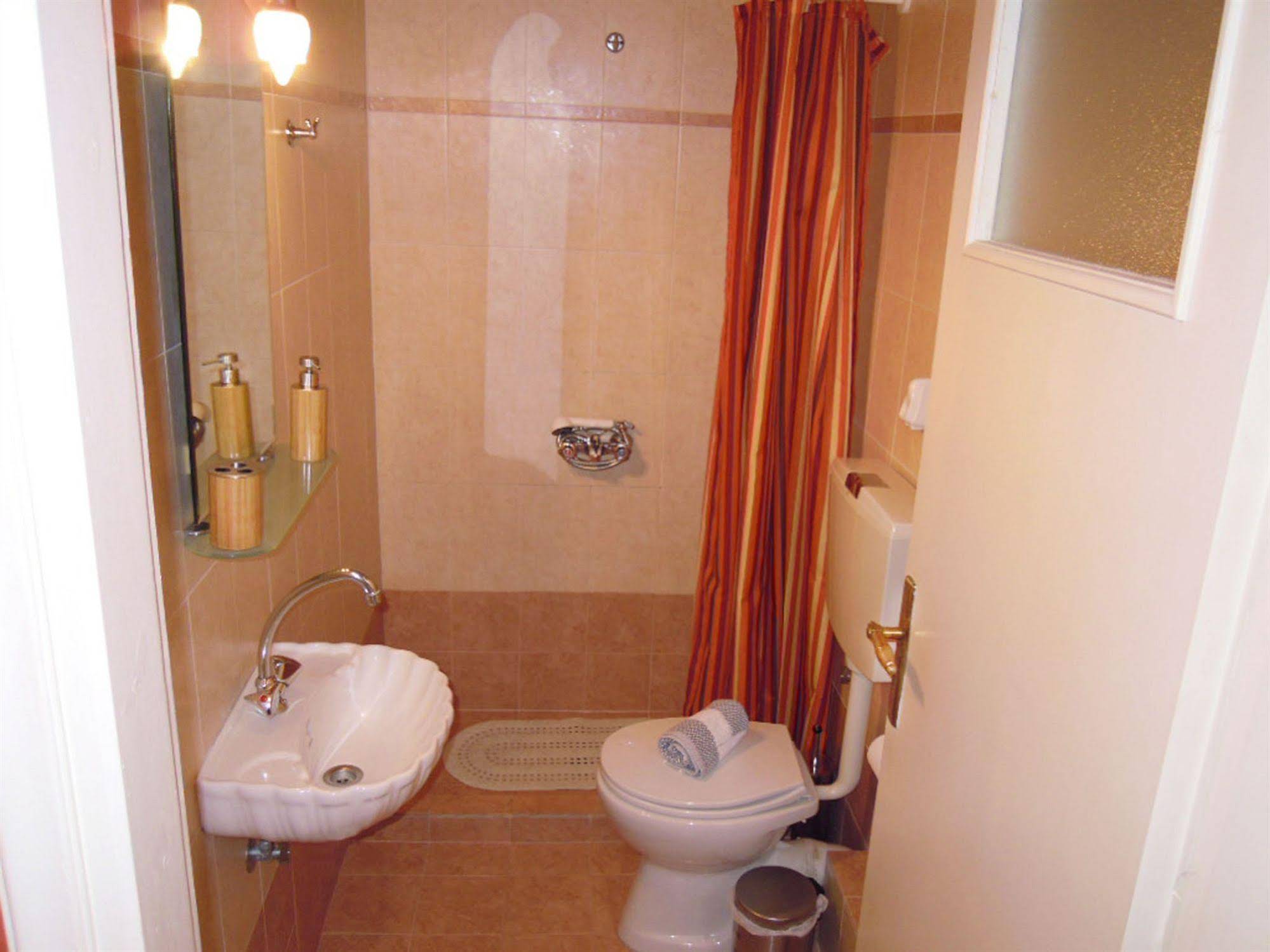 Atheaton Traditional Guesthouse