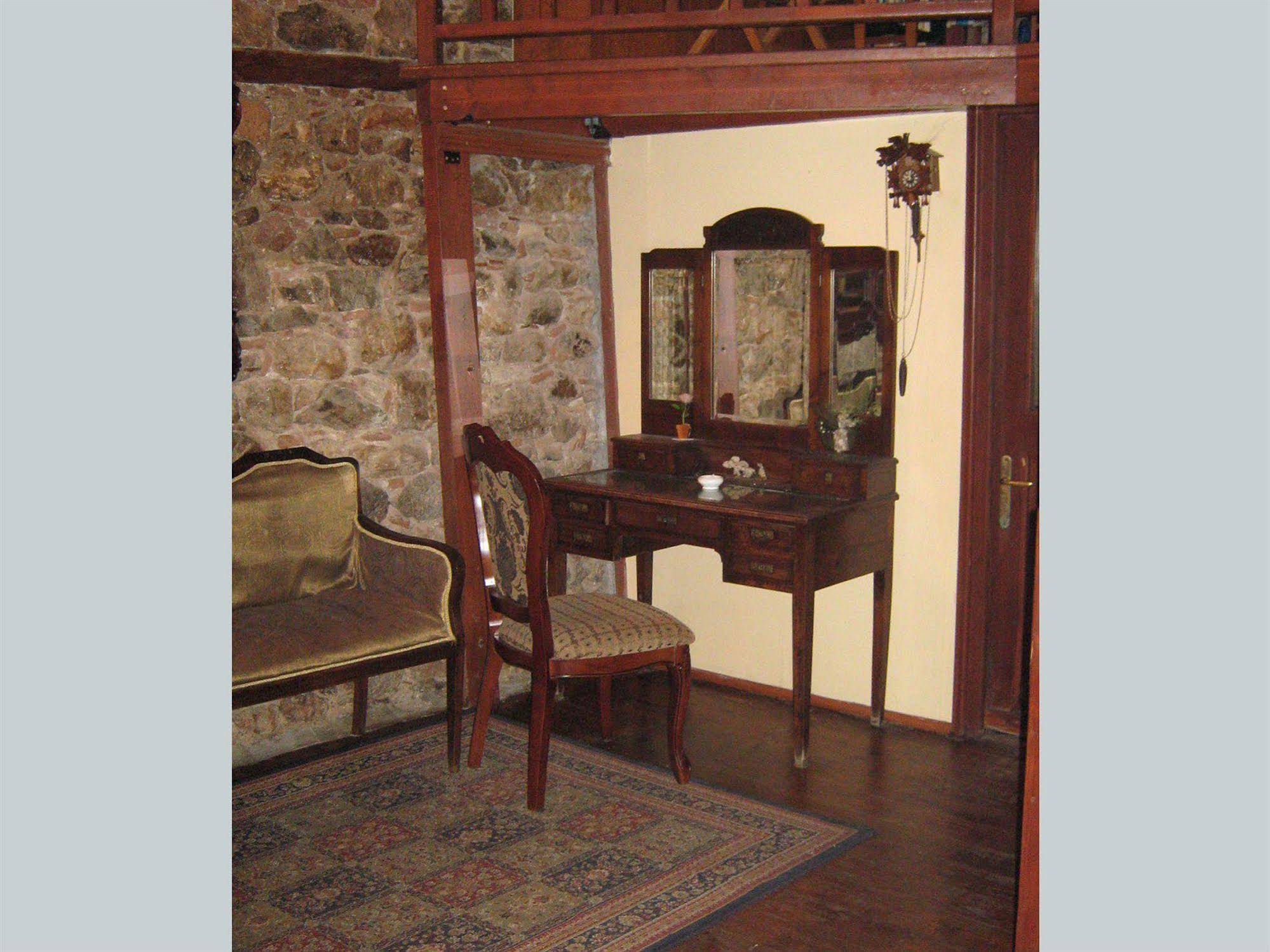 Atheaton Traditional Guesthouse