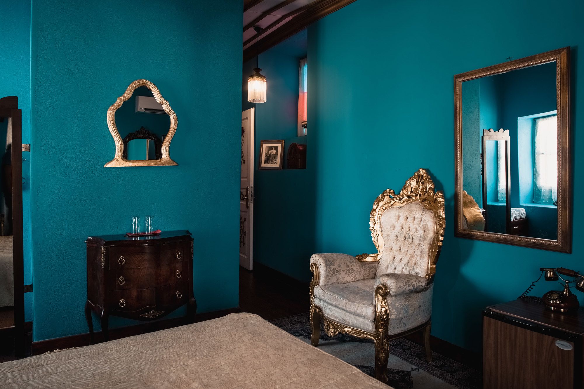 Ilion Hotel Suites