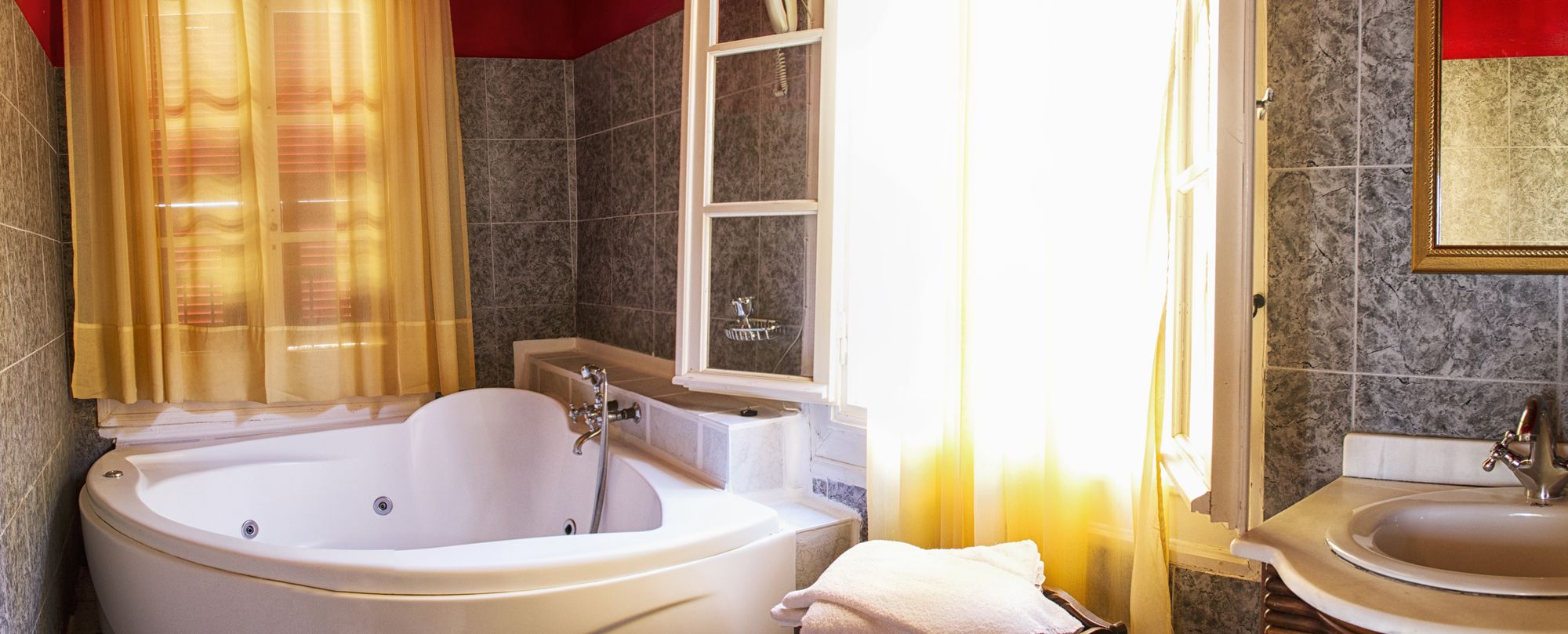 Ilion Hotel Suites