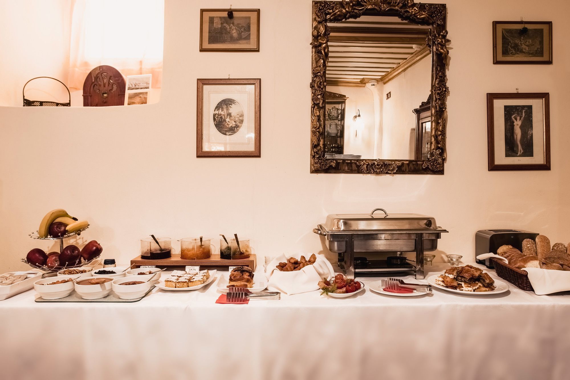 Ilion Hotel Suites
