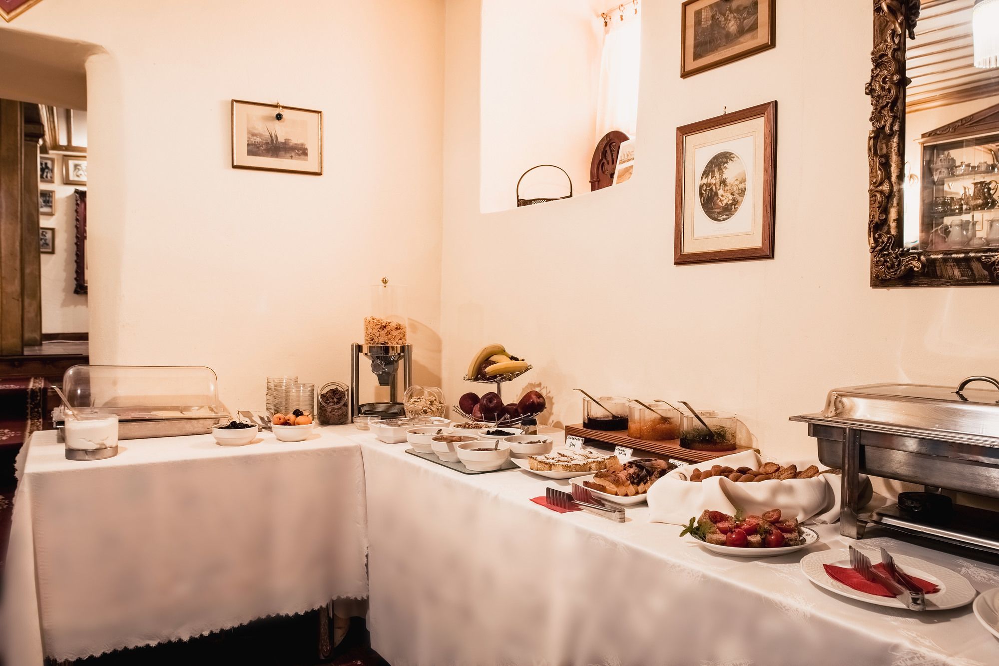 Ilion Hotel Suites