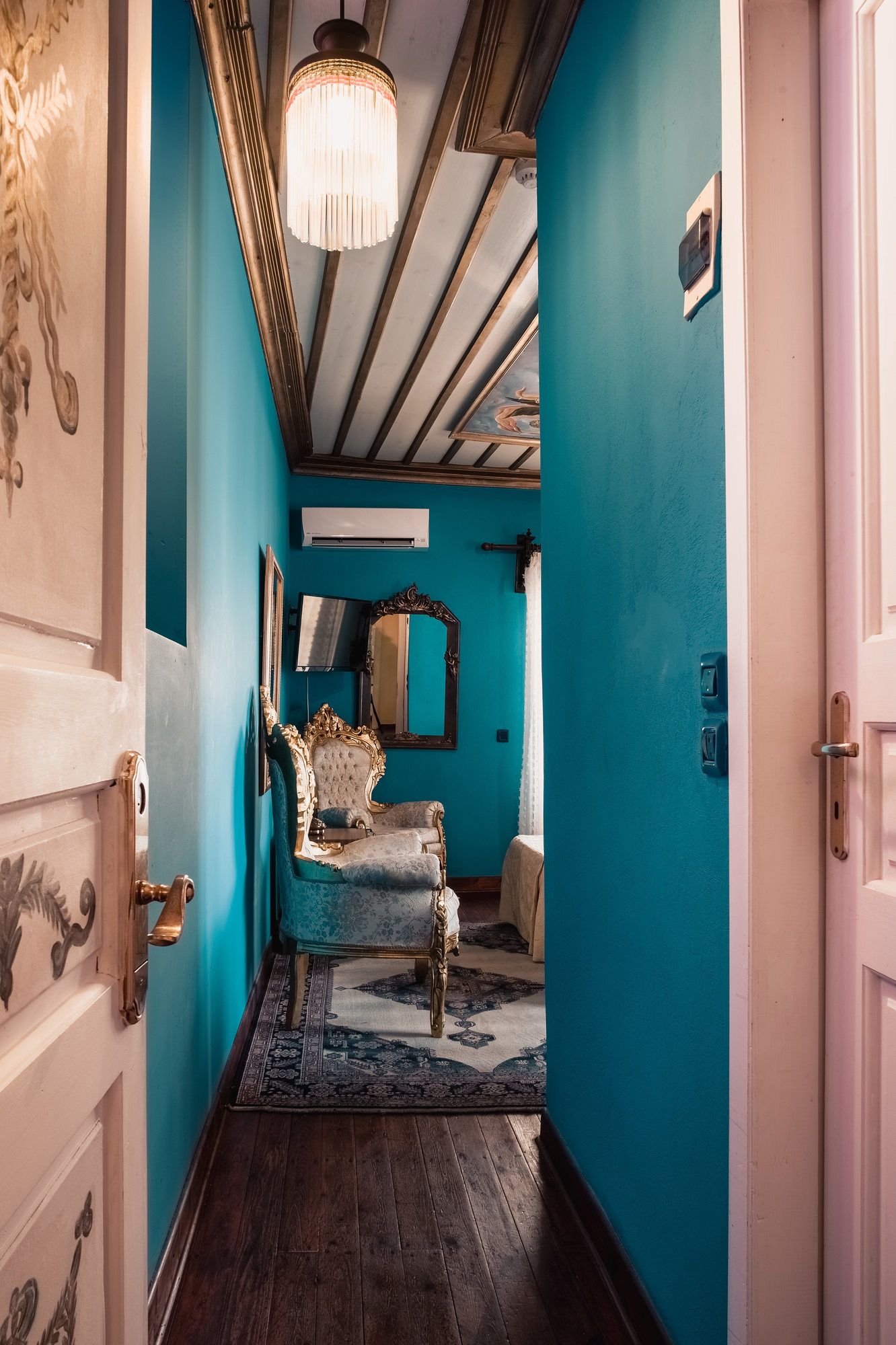 Ilion Hotel Suites