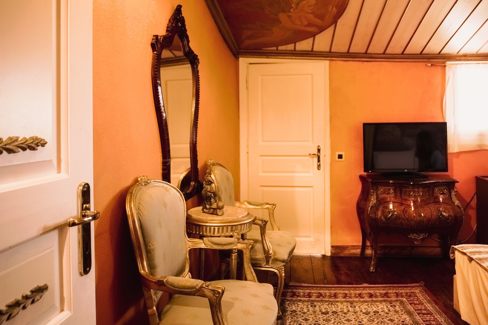 Ilion Hotel Suites