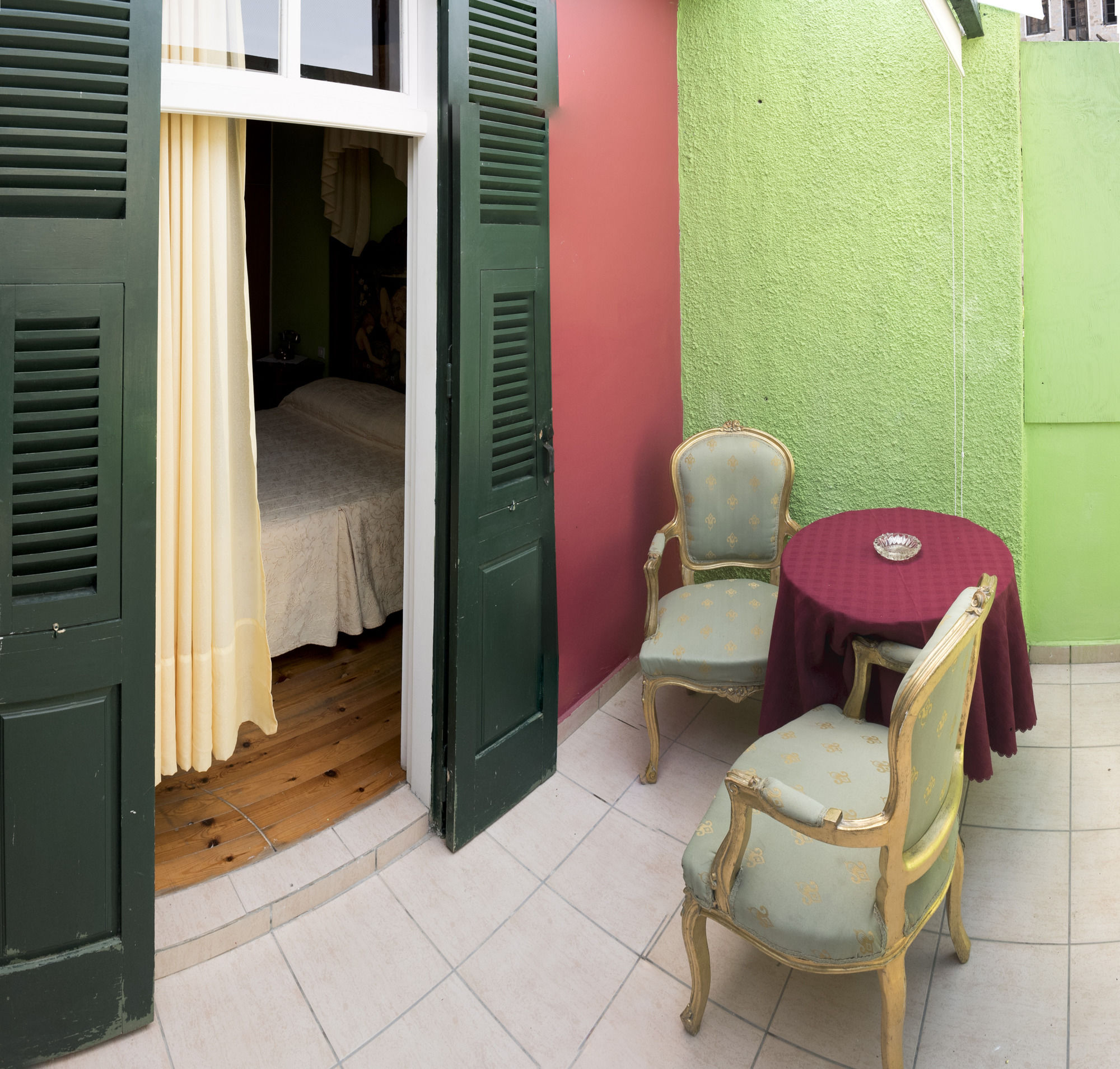 Ilion Hotel Suites