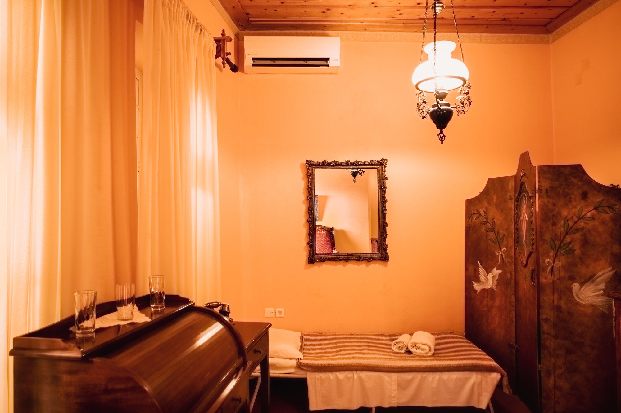 Ilion Hotel Suites