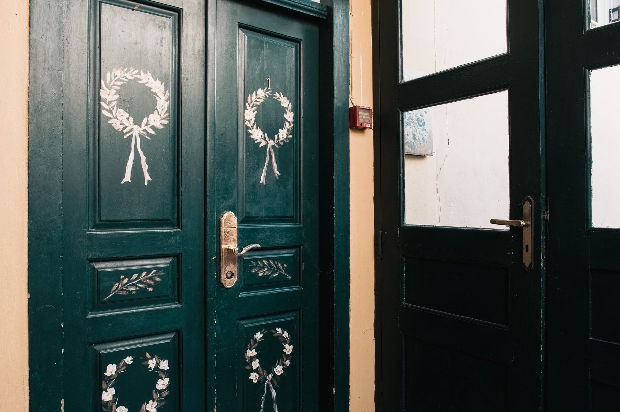 Ilion Hotel Suites