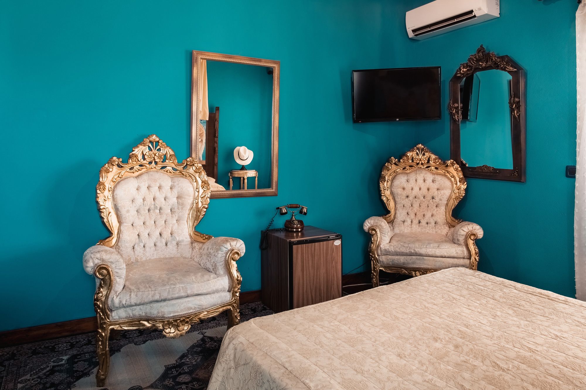 Ilion Hotel Suites