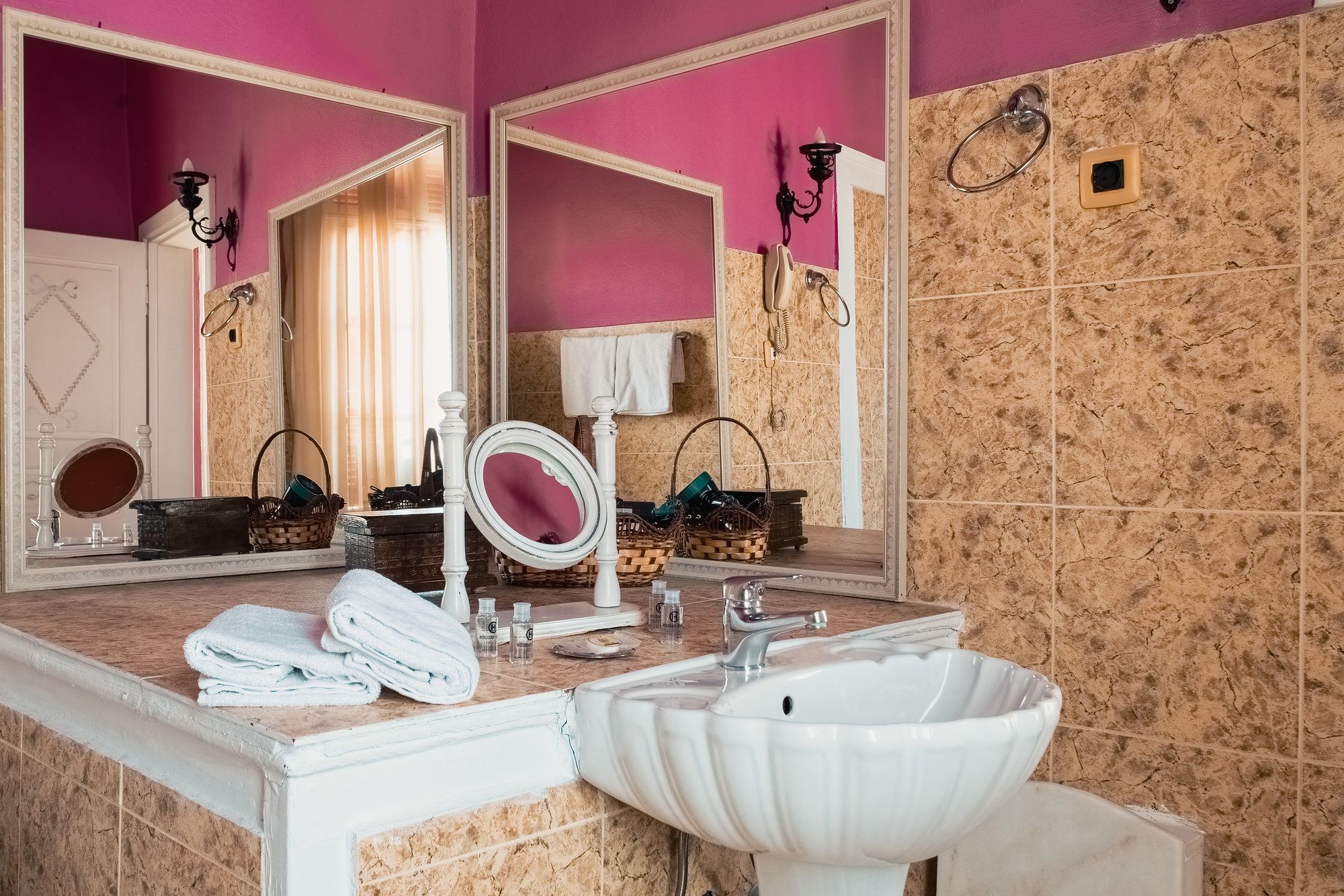 Ilion Hotel Suites