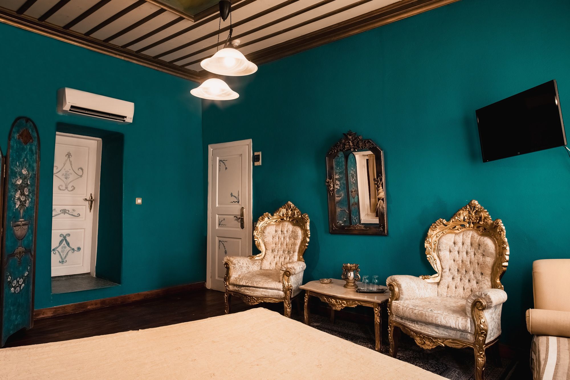Ilion Hotel Suites