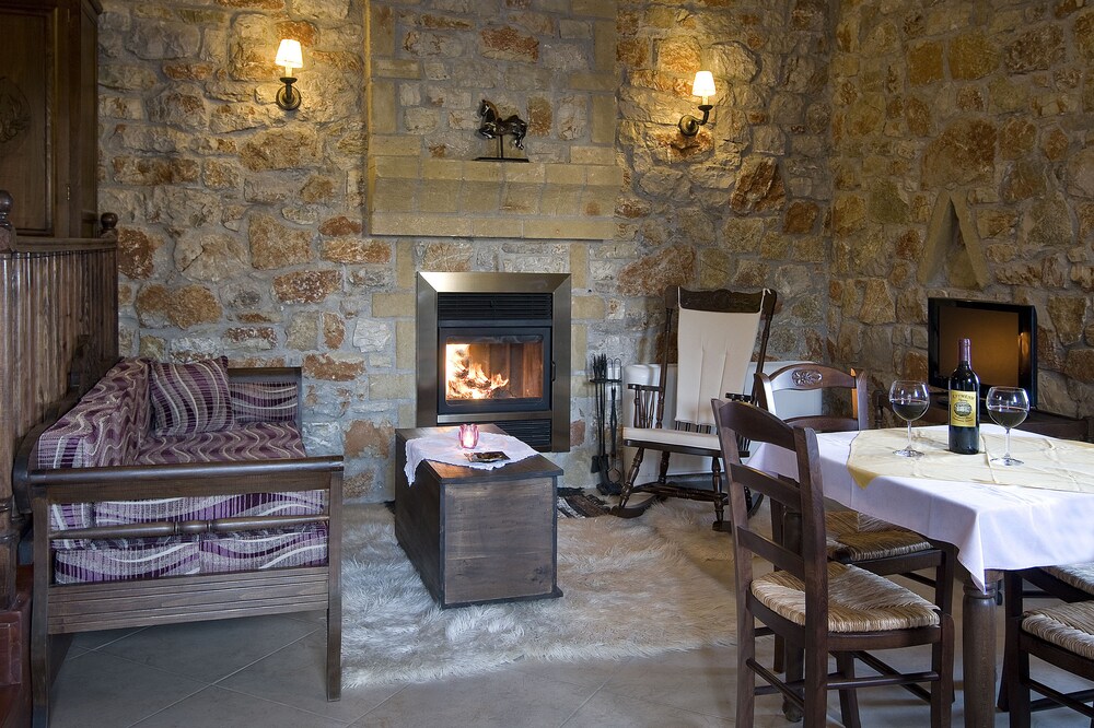 Klymeni Traditional Homes