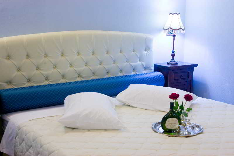 Kyveli Suites