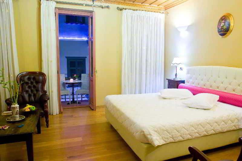 Kyveli Suites