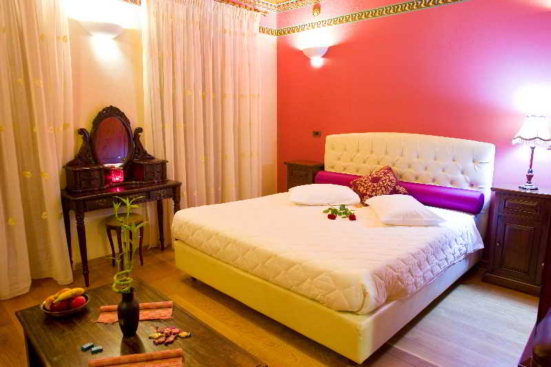 Kyveli Suites