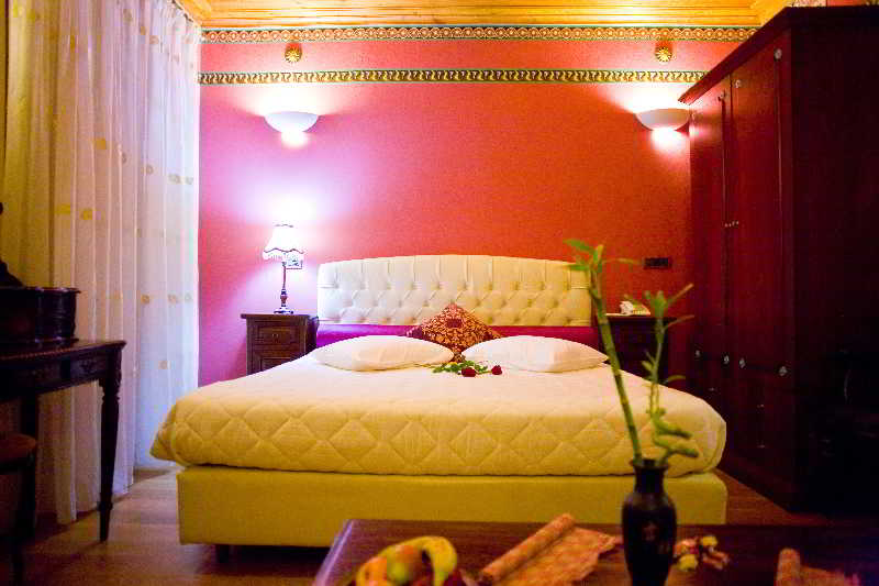 Kyveli Suites
