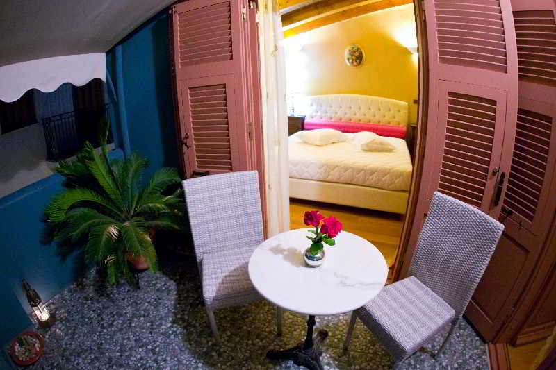 Kyveli Suites