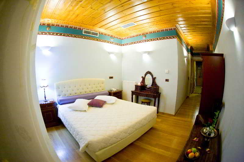 Kyveli Suites