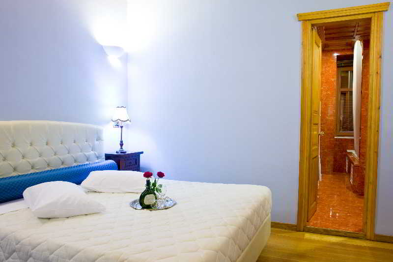 Kyveli Suites