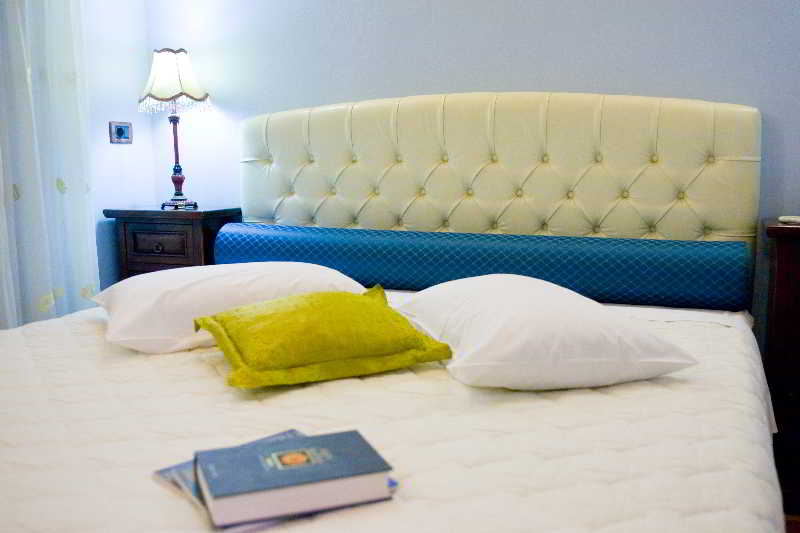 Kyveli Suites