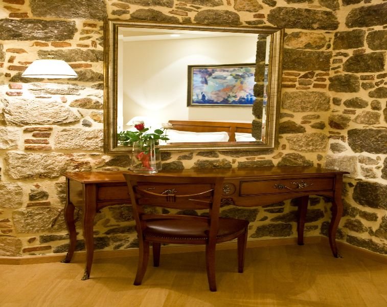 Xenon Inn