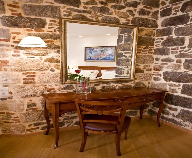 Xenon Inn