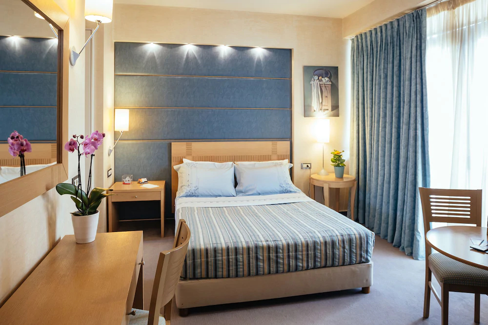 Alexandros Hotel