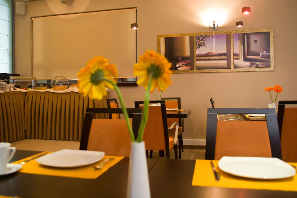 Alexandros Hotel