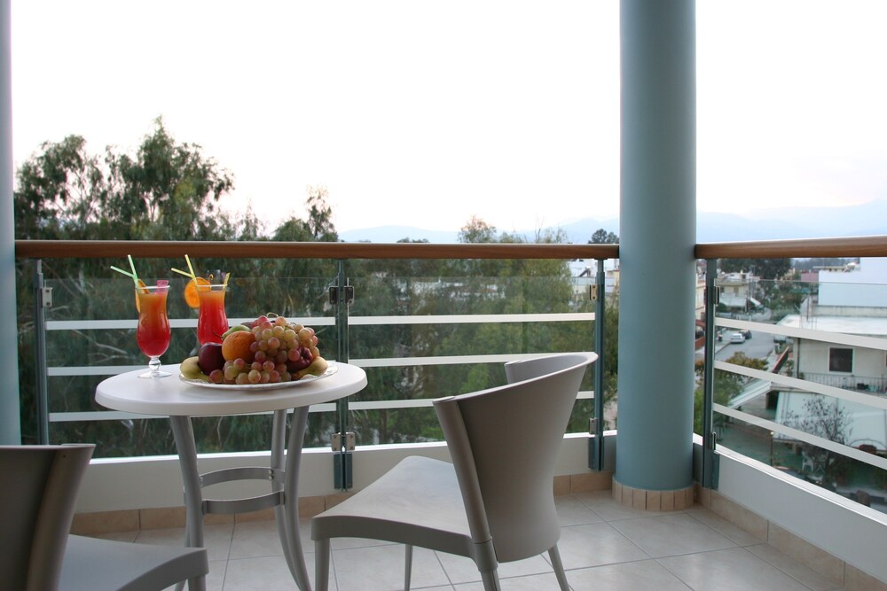 Alexandros Hotel