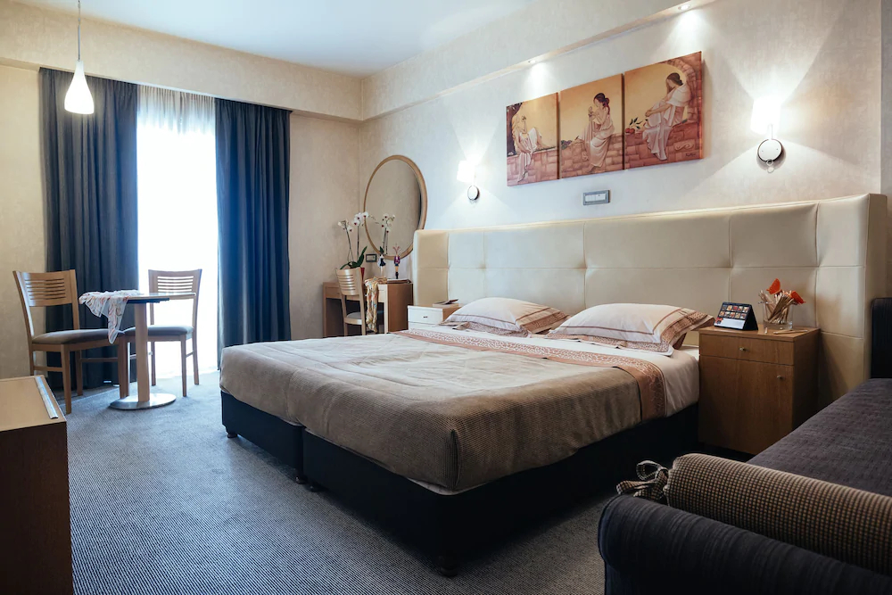 Alexandros Hotel
