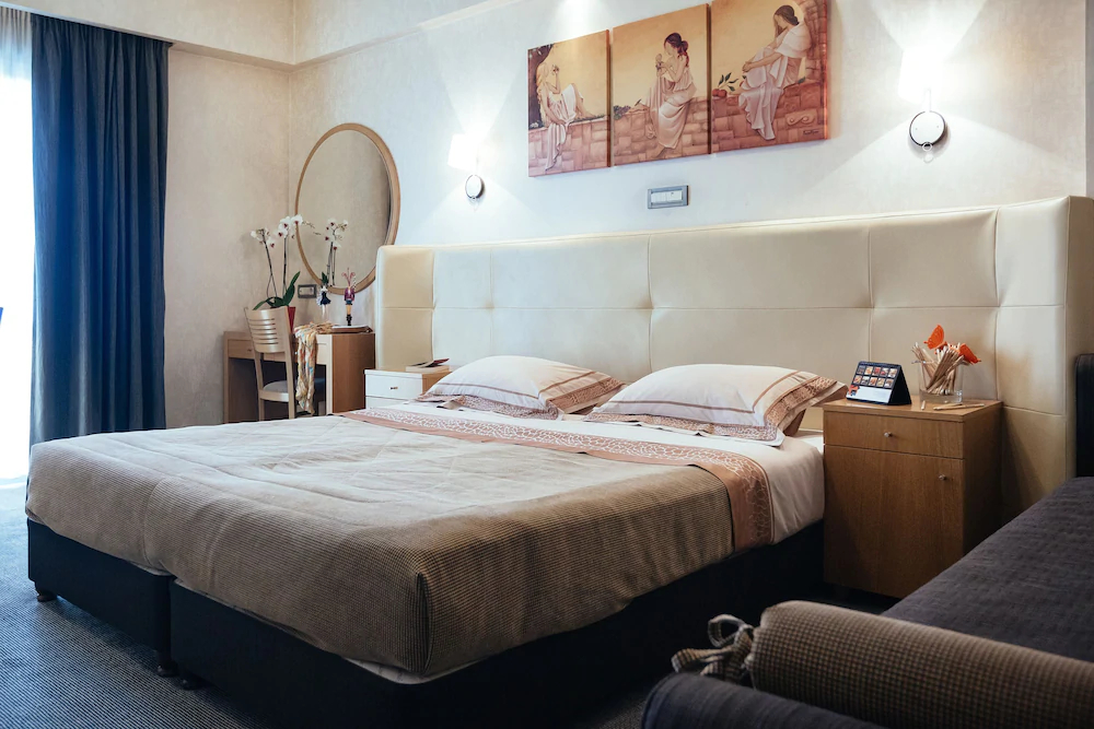 Alexandros Hotel