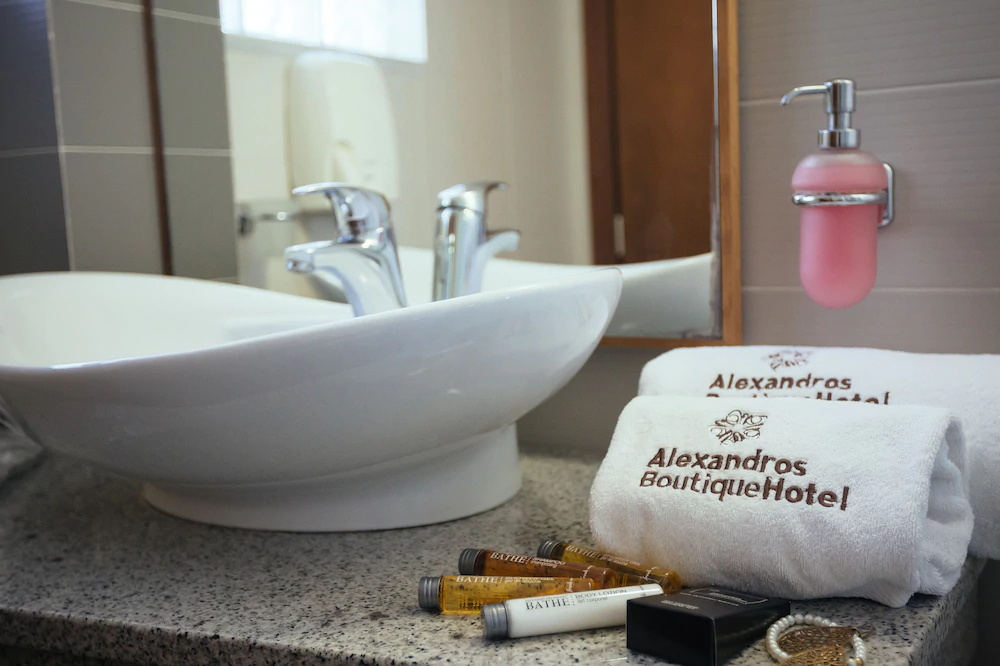 Alexandros Hotel