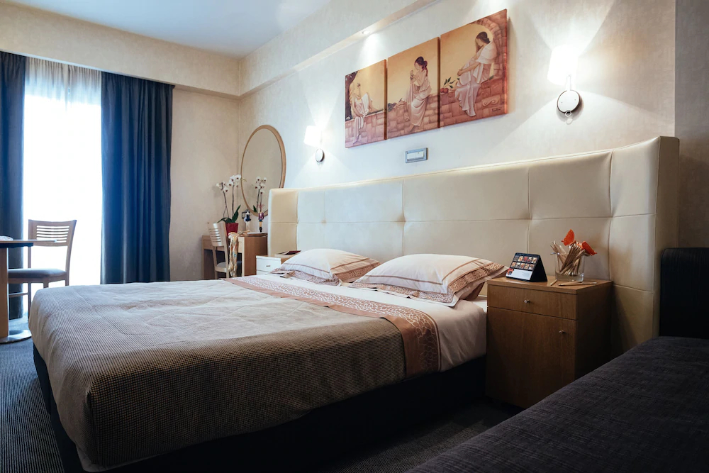 Alexandros Hotel
