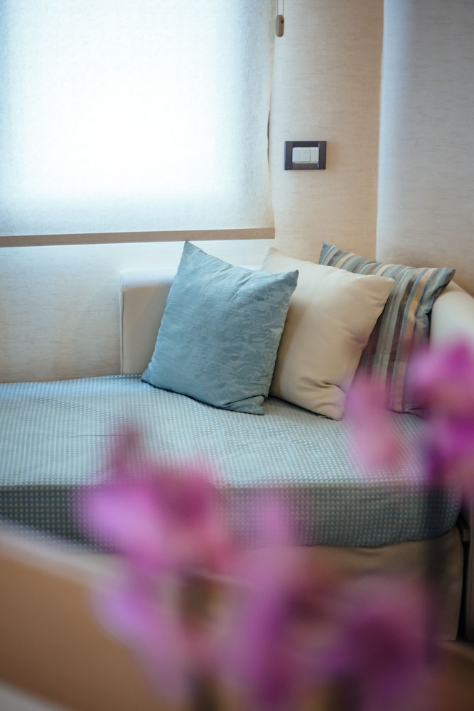 Alexandros Hotel