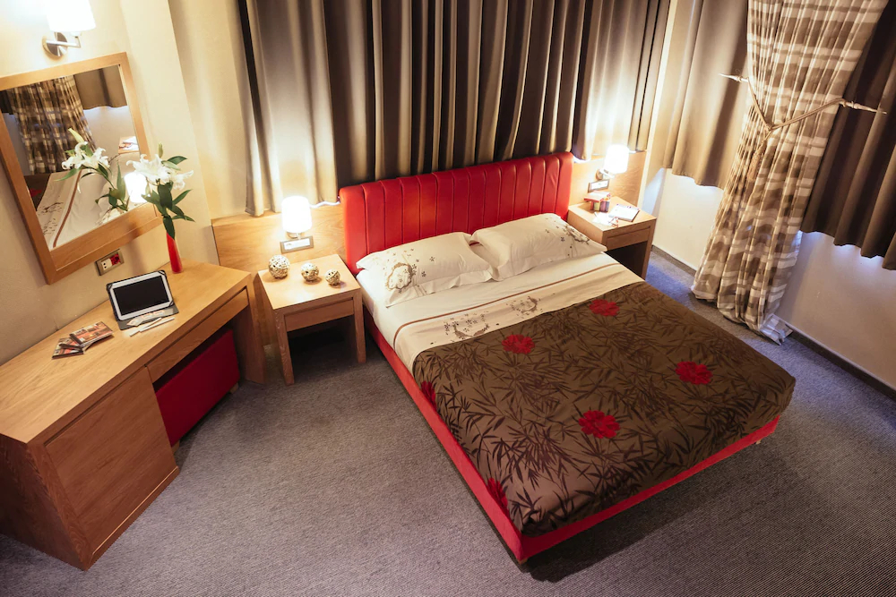 Alexandros Hotel