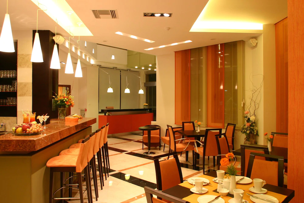 Alexandros Hotel