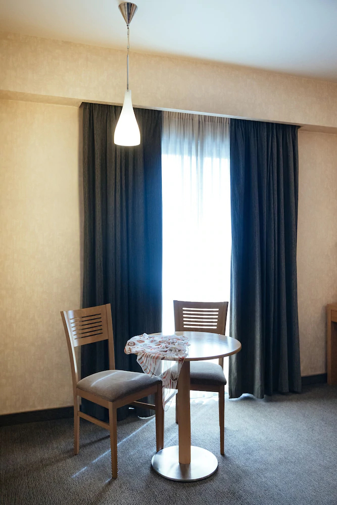 Alexandros Hotel