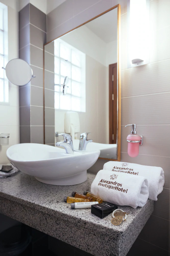 Alexandros Hotel