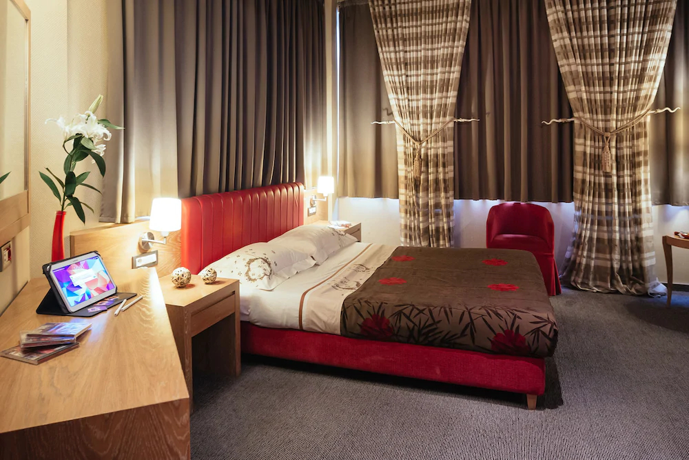 Alexandros Hotel