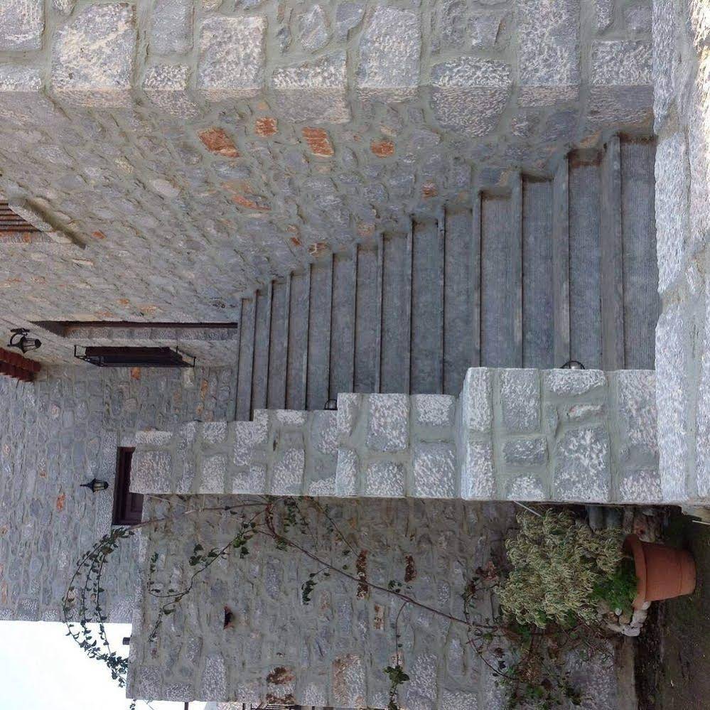 Las - Giannakakoy Traditional Stone Houses