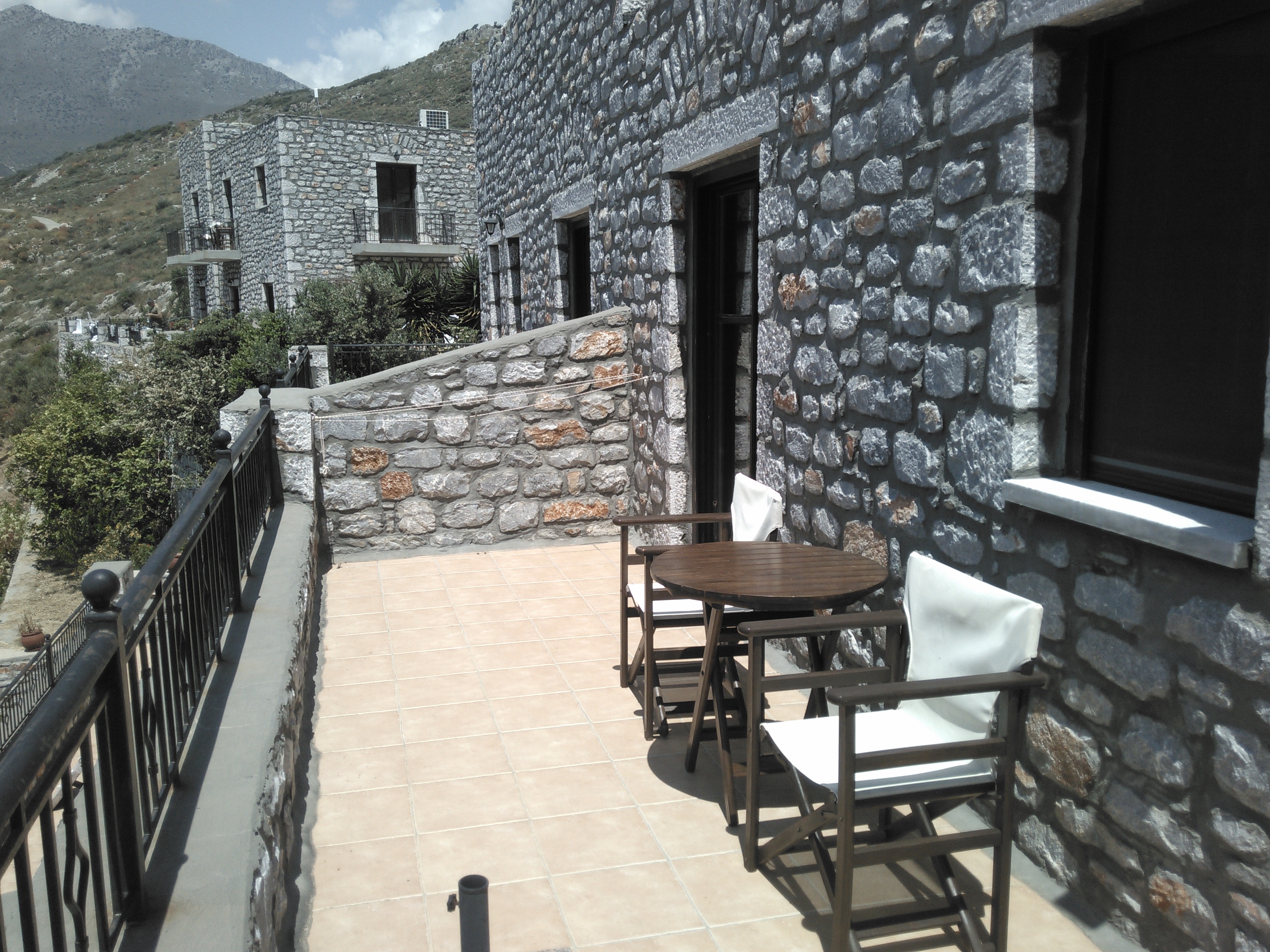 Onar Mani Suites