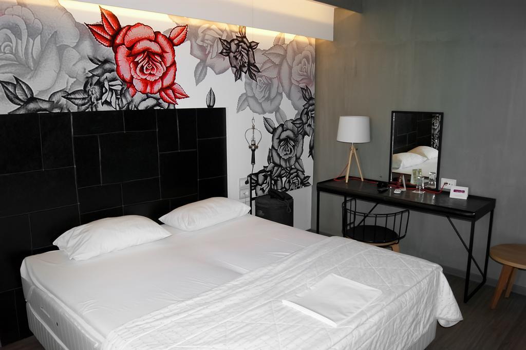 Adonis City Hotel