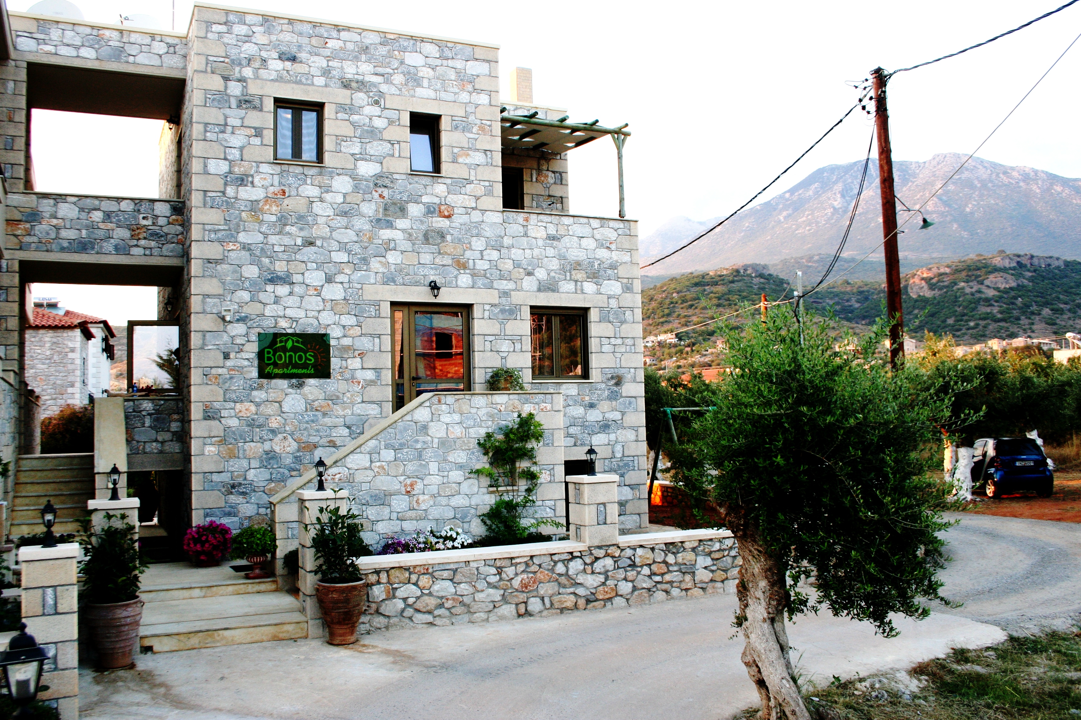 Bonos Apartments